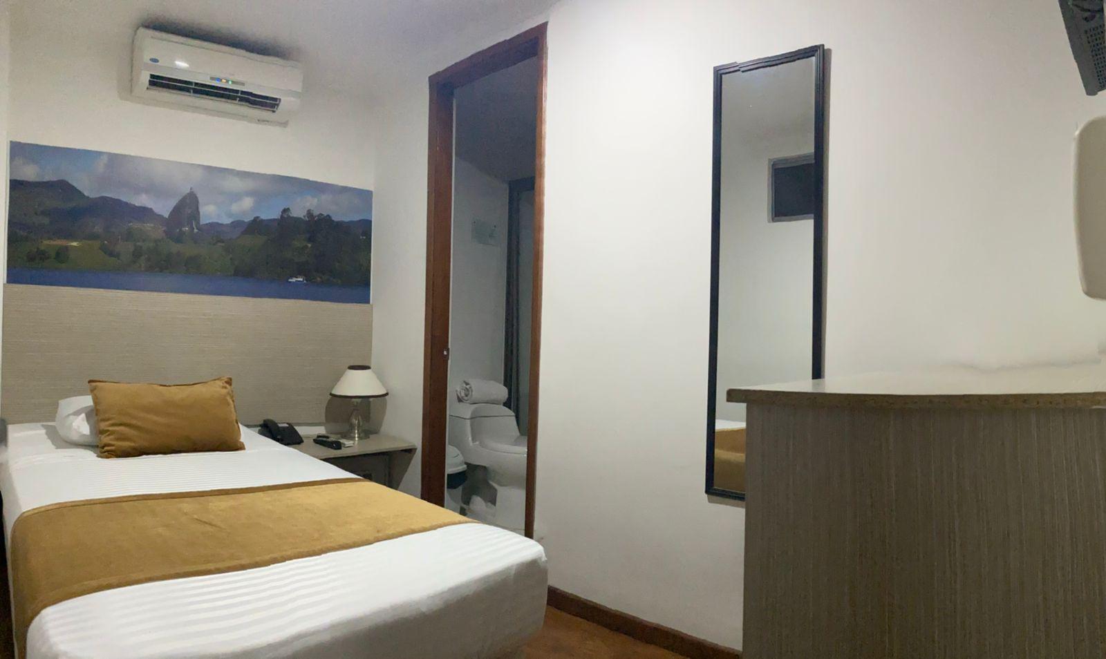Hotel Portón 3*