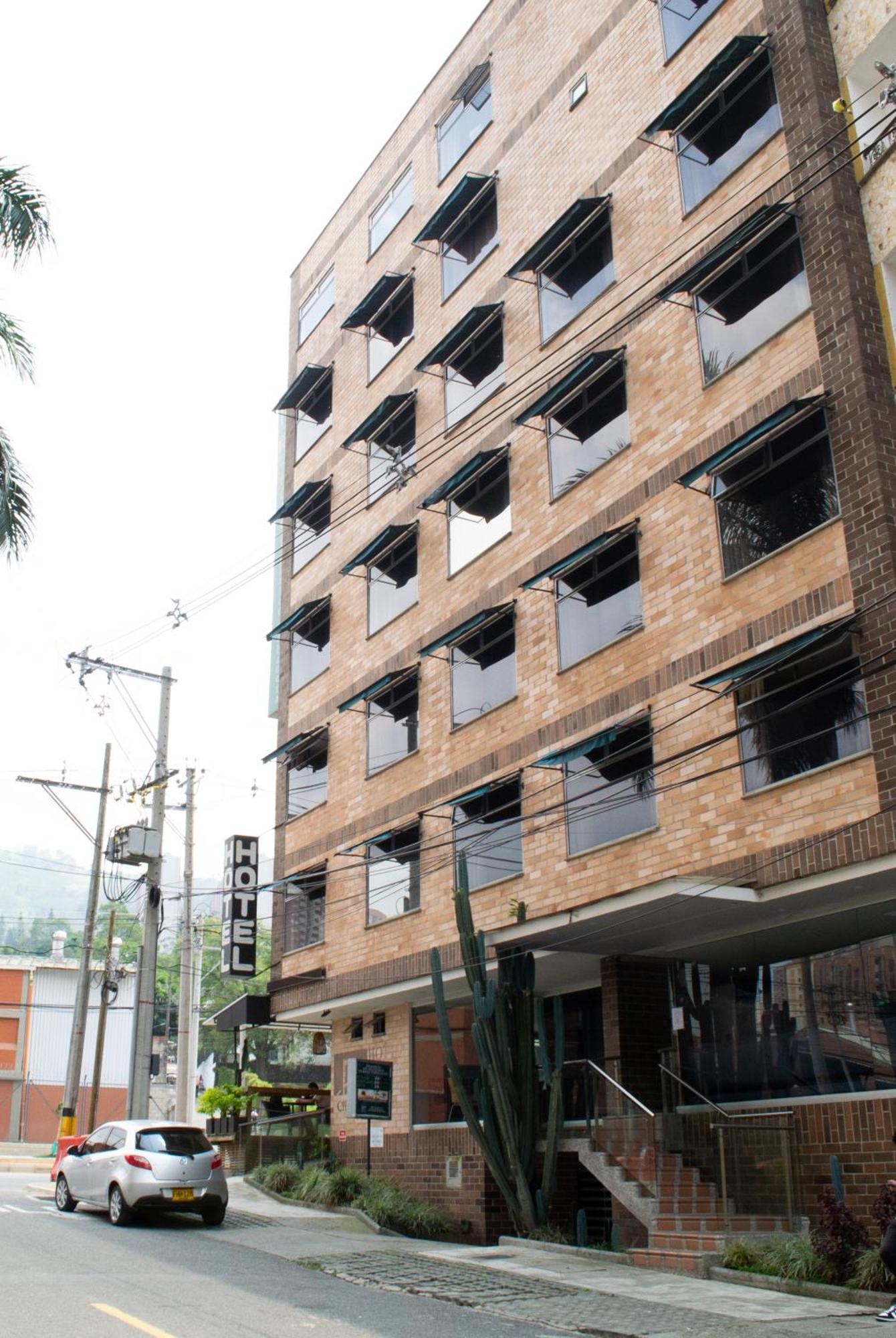 Hotel Portón 3*
