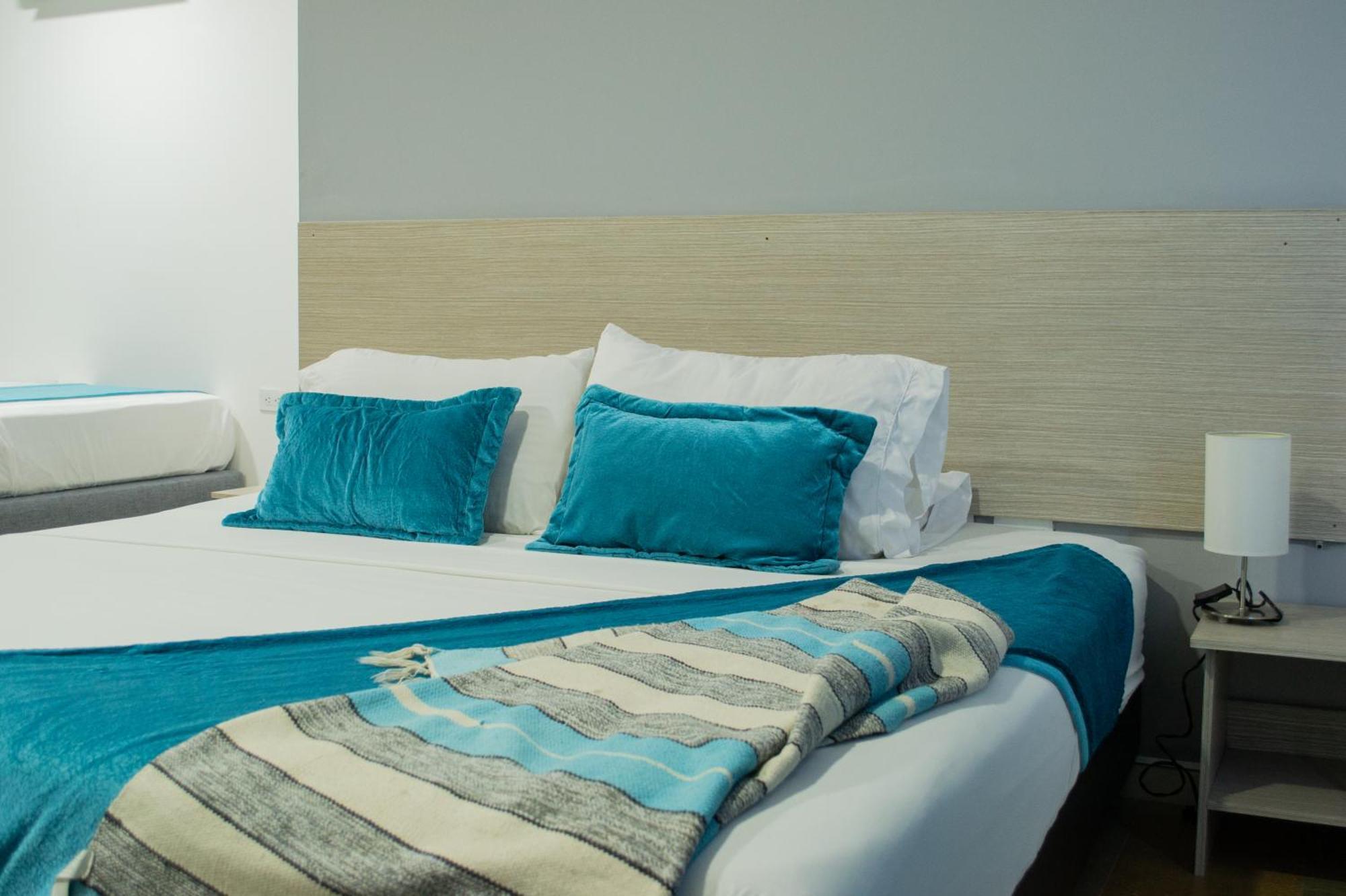 Portón Hotel Sabaneta